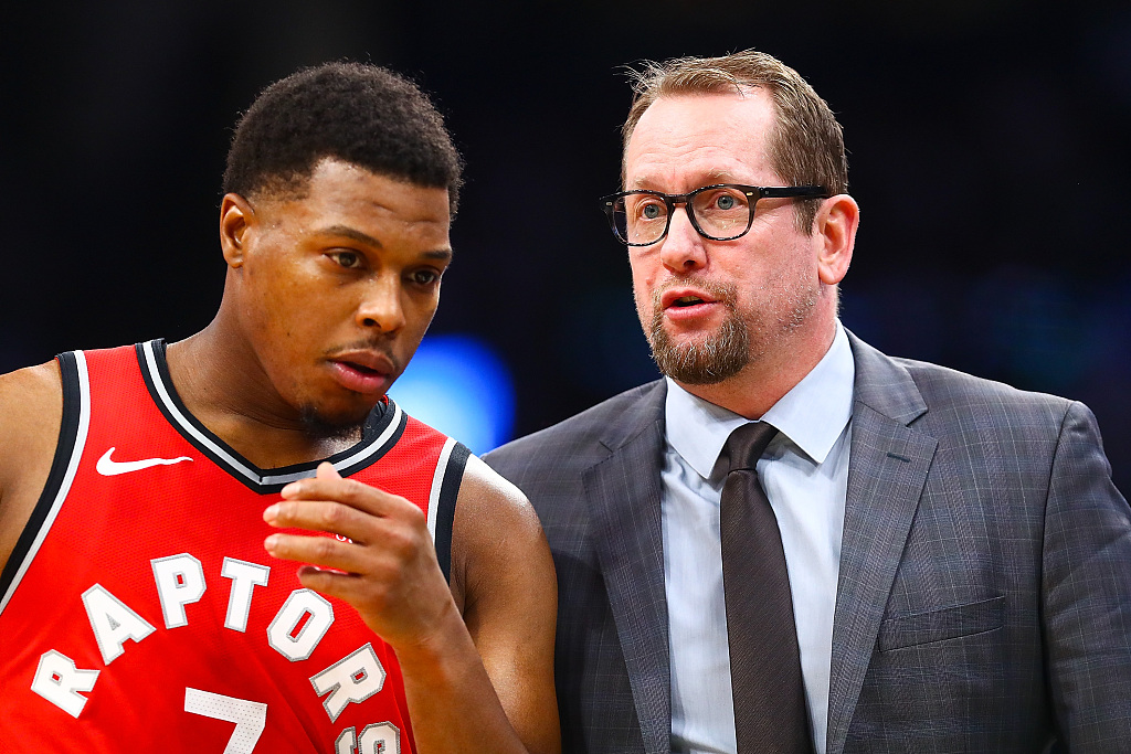 需由裁判批 需由裁判批