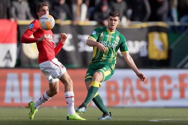 对年轻球员 对年轻球员