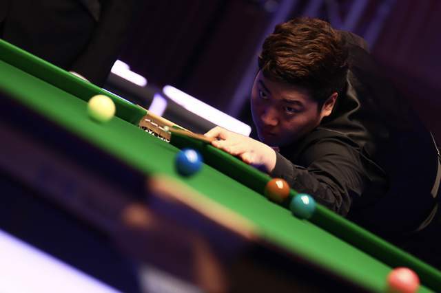 把矛头指向 把矛头指向